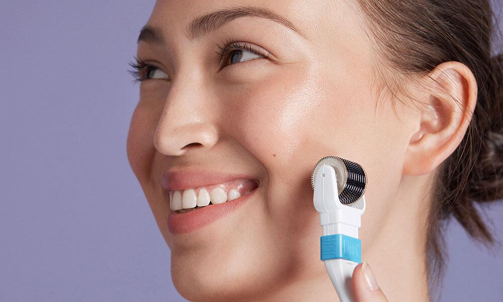 A Step-By-Step Guide on Derma rolling and Its Benefits